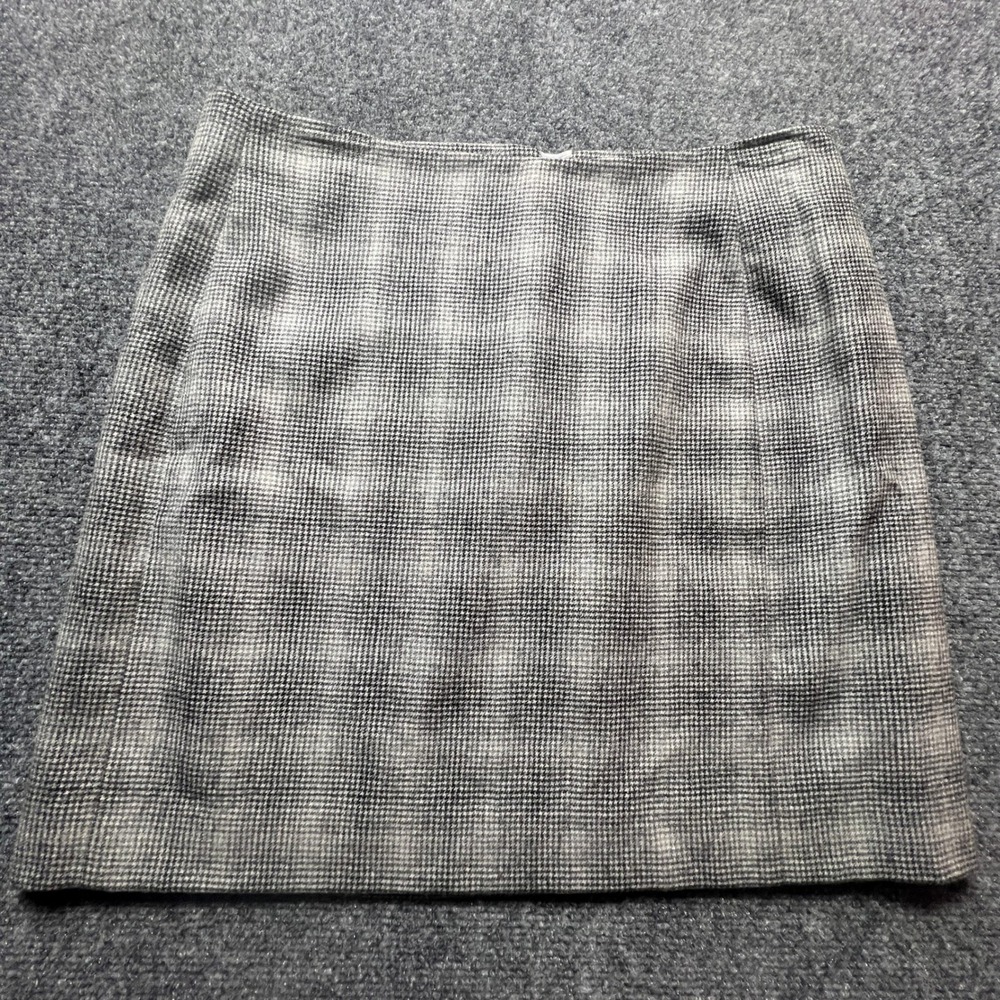 Banana Republic Plaid Mini Skirt Grey Wool Blend Stretch Size 8 Work Preppy